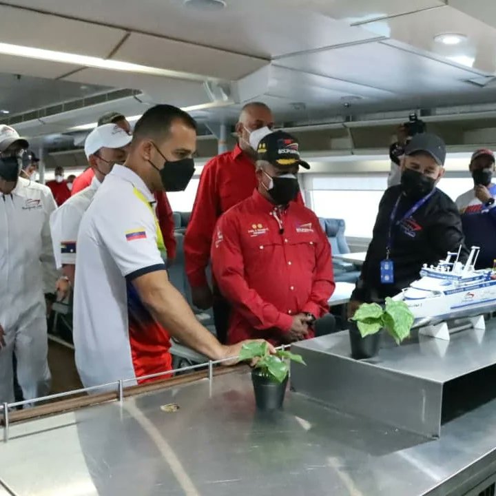 IrwinAscanio's tweet image. iLa Guaira potencia turística! Junto al Gobernador del estado La Guaira @Jateranoficial y los representantes la empresa @naviparaguana, recorrimos el Ferry Paraguaná l en la víspera de la reactivación de su servicio el próximo 21 de julio. 
#BricomilesActivasEnEducación