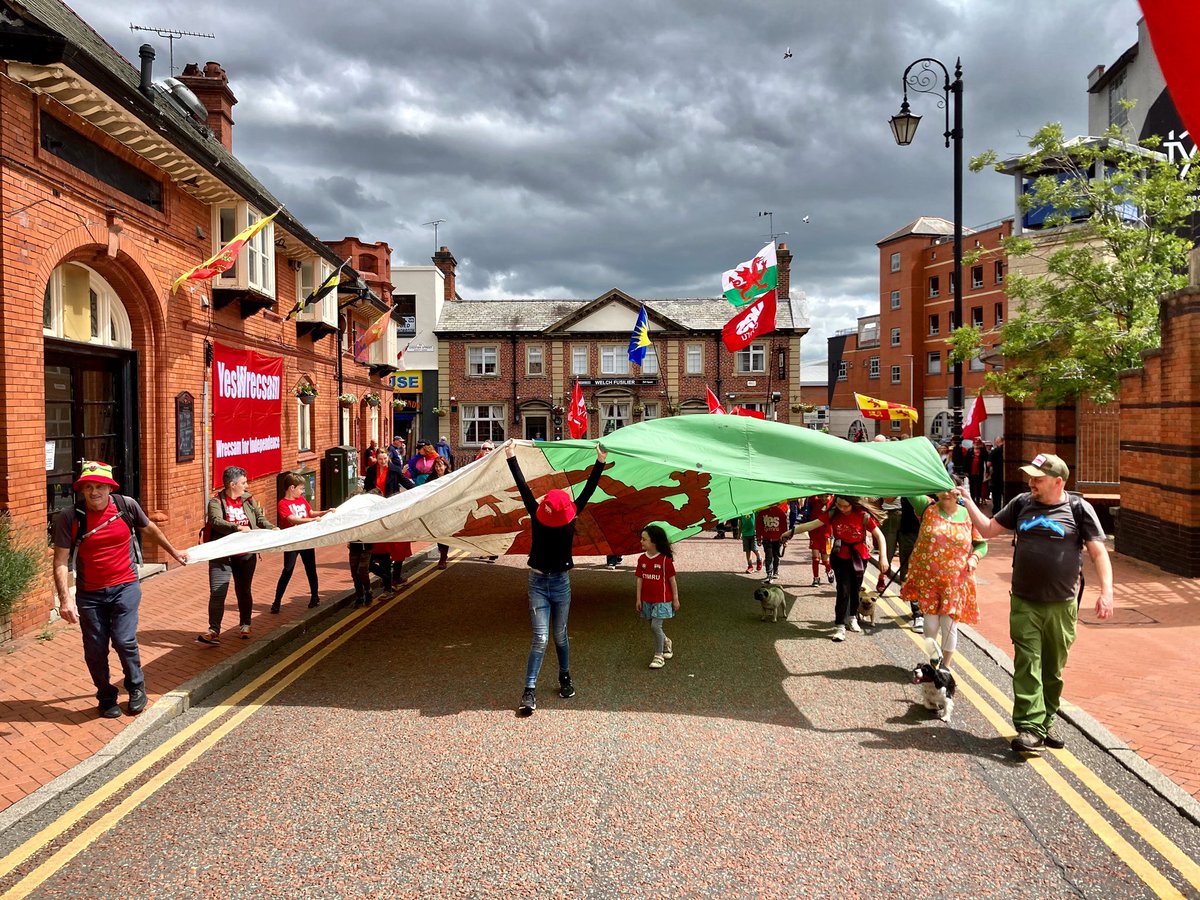 Diolch Wrecsam am y croeso a’r hyder. Ymlaen ♥️🏴󠁧󠁢󠁷󠁬󠁳󠁿 <a href="/AUOBCymru/">AUOBCymru</a> <a href="/YesCymru/">YesCymru</a> <a href="/YesBethesda/">Yes Cymru Bethesda</a> #Annibyniaeth