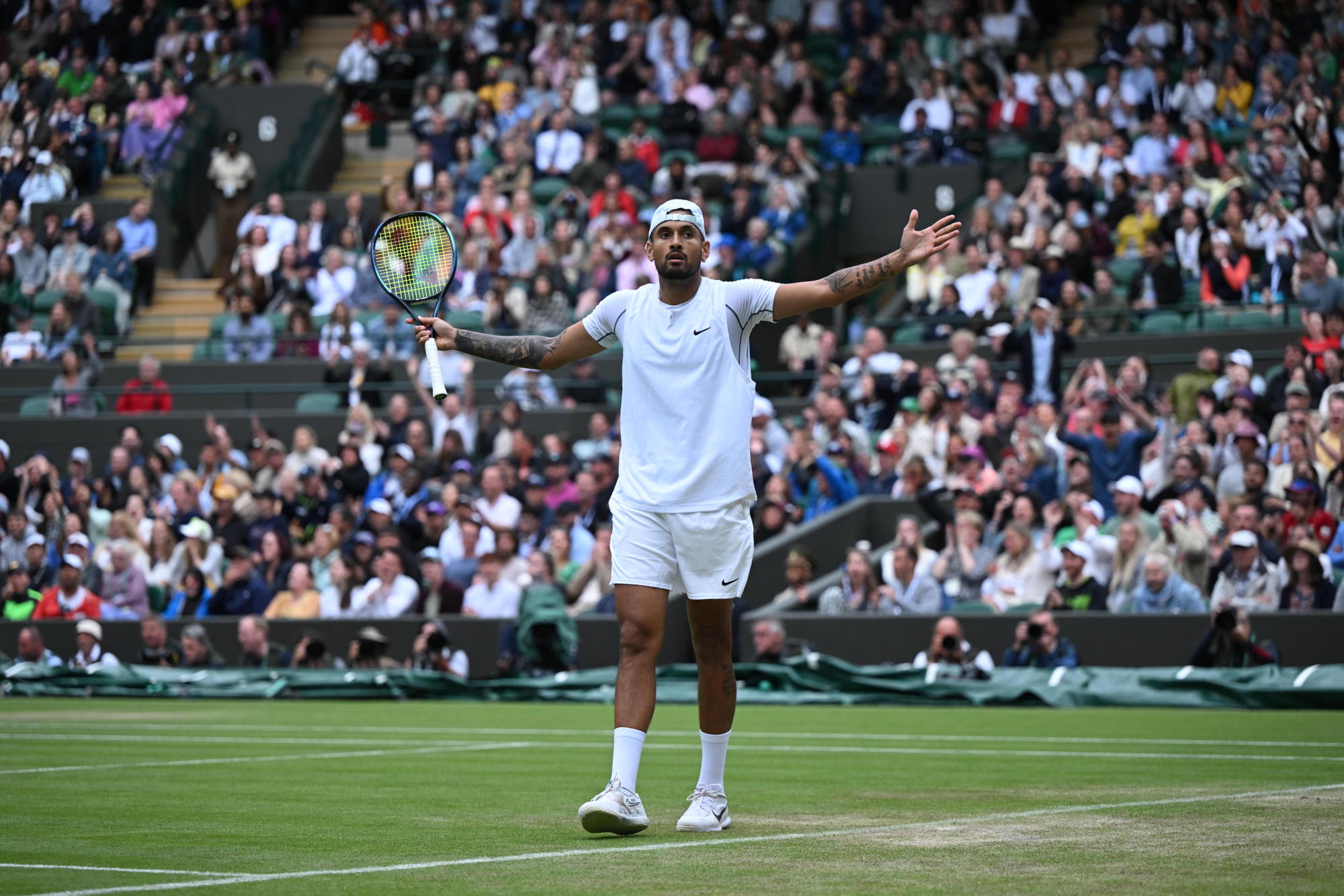 Wimbledon 2022 LIVE: Nick Kyrgios brushes past Stefanos Tsitsipas in a four-set thriller to advance to fourth round