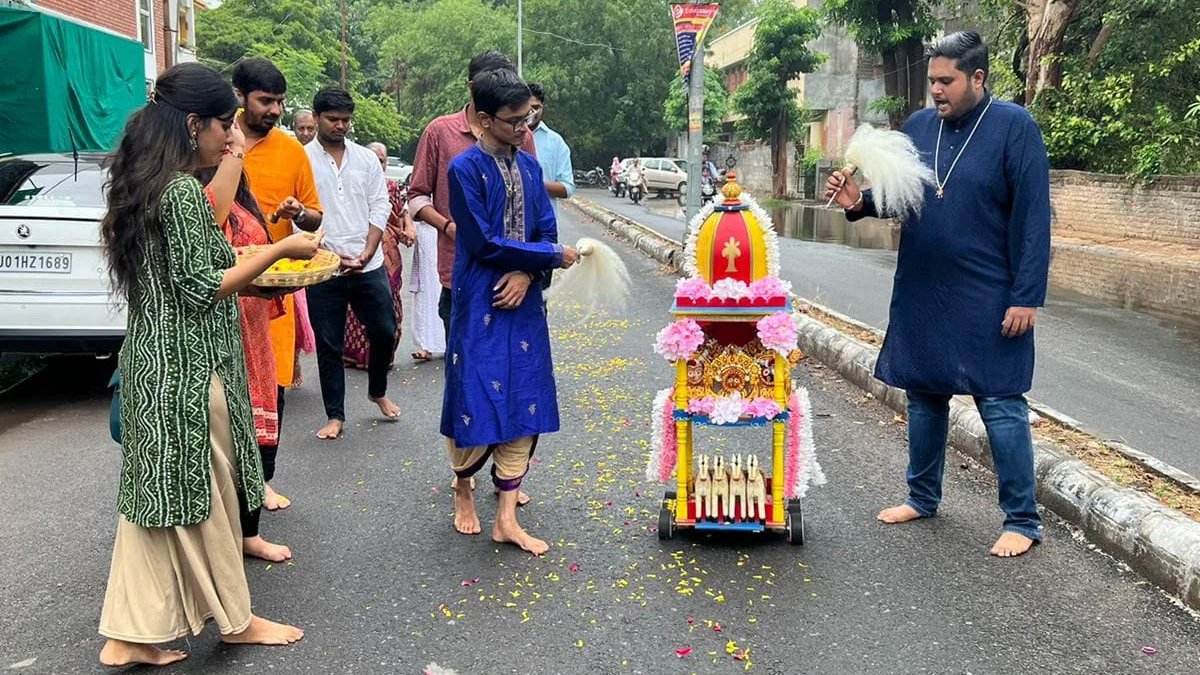 Unique Robo Rathyatra of Lord Jagannath in Vadodara