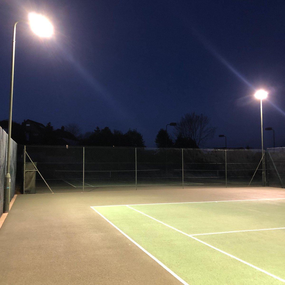 EndonTennis's tweet photo. Floodlit Courts 🎾

#EndonTennisClub #Floodlights #TennisCourt https://t.co/91MNkTEL3Y