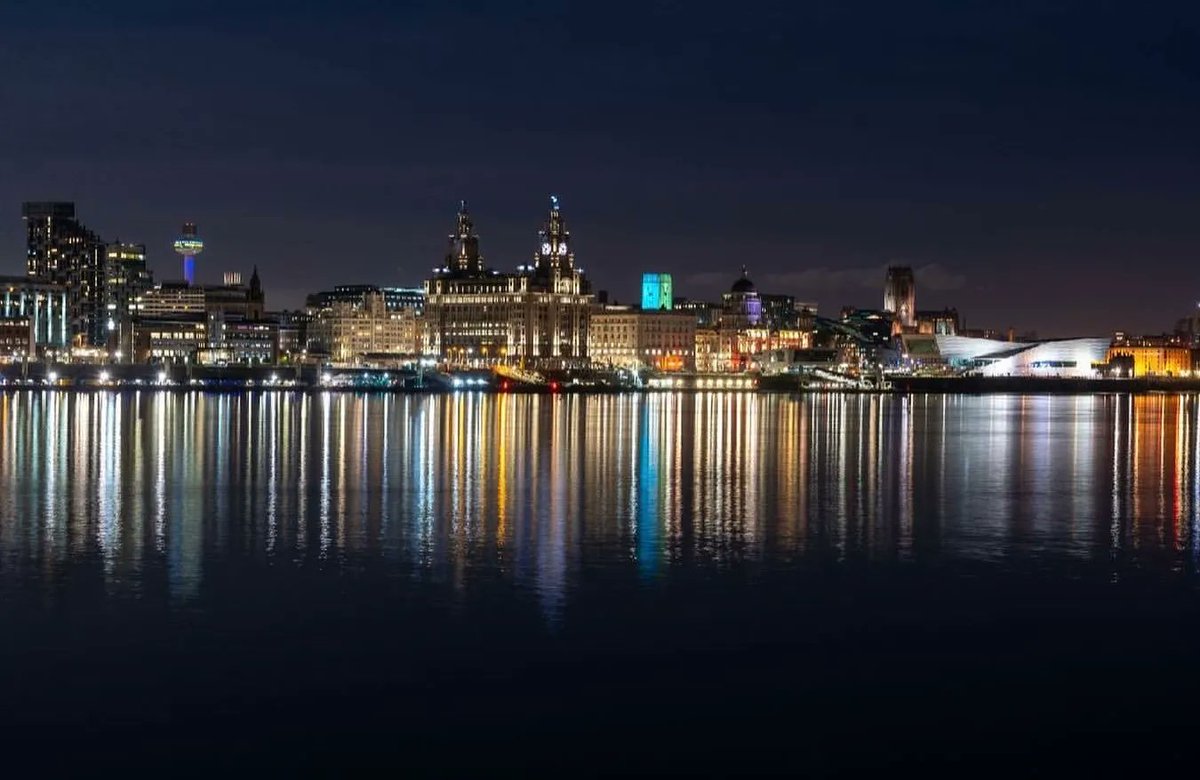 Liverpool Waterfront at night 🌃

📸 Mike Stephenson