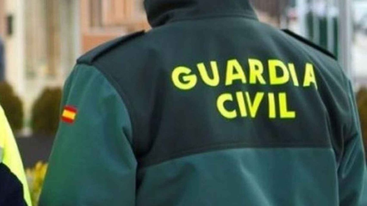 Fuerzas y ánimo para la familia y amigos del Teniente Coronel de la UEI de Guardia Civil herido en Valladolid
<a href="/guardiacivil/">Guardia Civil</a> <a href="/SipFepol/">SIP-FEPOL</a> <a href="/fepol_/">FEPOL</a> #guardiacivil #policia