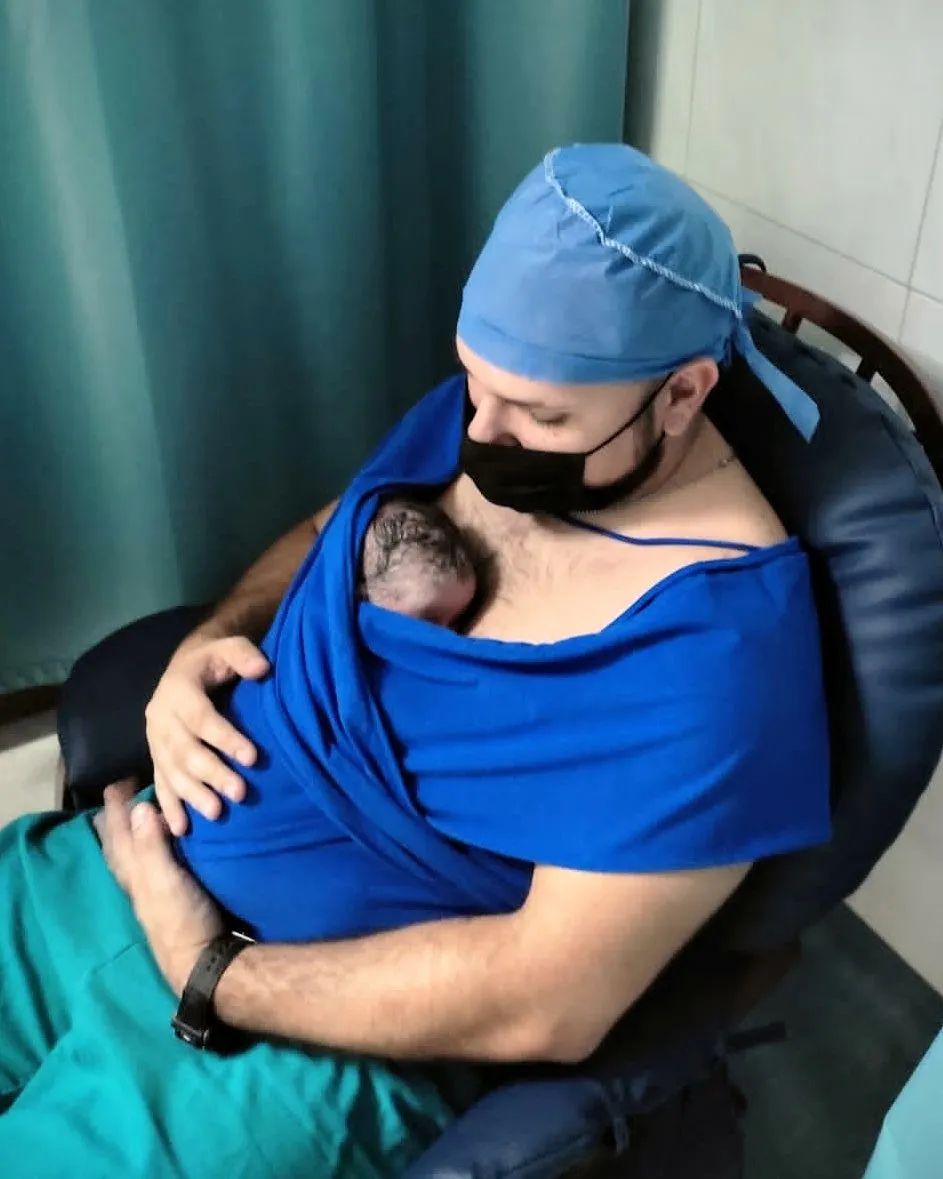 AzenethG's tweet photo. Agradecidos por la bendición de contemplar cara a cara a nuestra princesa.
Aquí les presentamos s nuestra amada Victoria Azeneth.
Les pedimos nos acompañen con sus oraciones.
Nacimiento: 1 de Julio 2022
Nuestra princesa pesó: 3,450kg
Midió: 51cm
Para gloria a Dios.💗🙏🏻 https://t.co/o21L5WmmPW