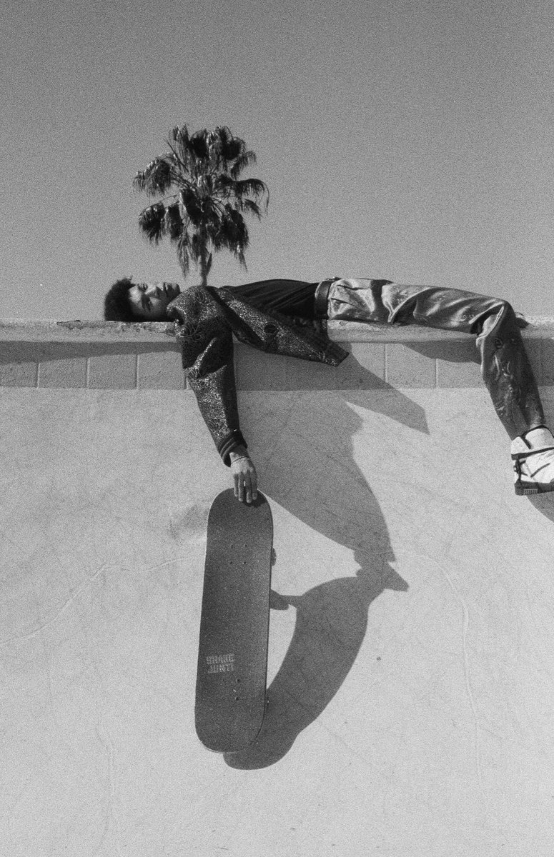 🌴🥀

#35mm #3200iso