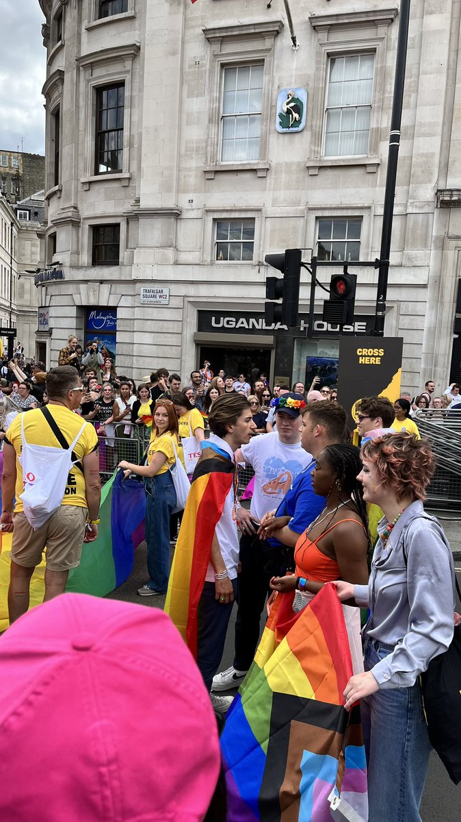 Highlight of pride? Seeing the cast of #Heartstopper!!! I couldn’t stop screaming!! #Pride #prideinlondon #LondonPride2022 #londonpride #AllOurPride