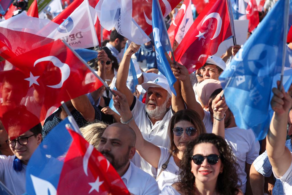 MustafaMuratSA6's tweet photo. Gebze Mitingimiz başladı. #devapartisi #alibabacan #hepimizindevası #TürkiyeninDevası #ÇözümDevada #umudumuzdeva #DevaEngellenemez #hodrimeydan #GebzeMitingi https://t.co/JECXOyBKB5