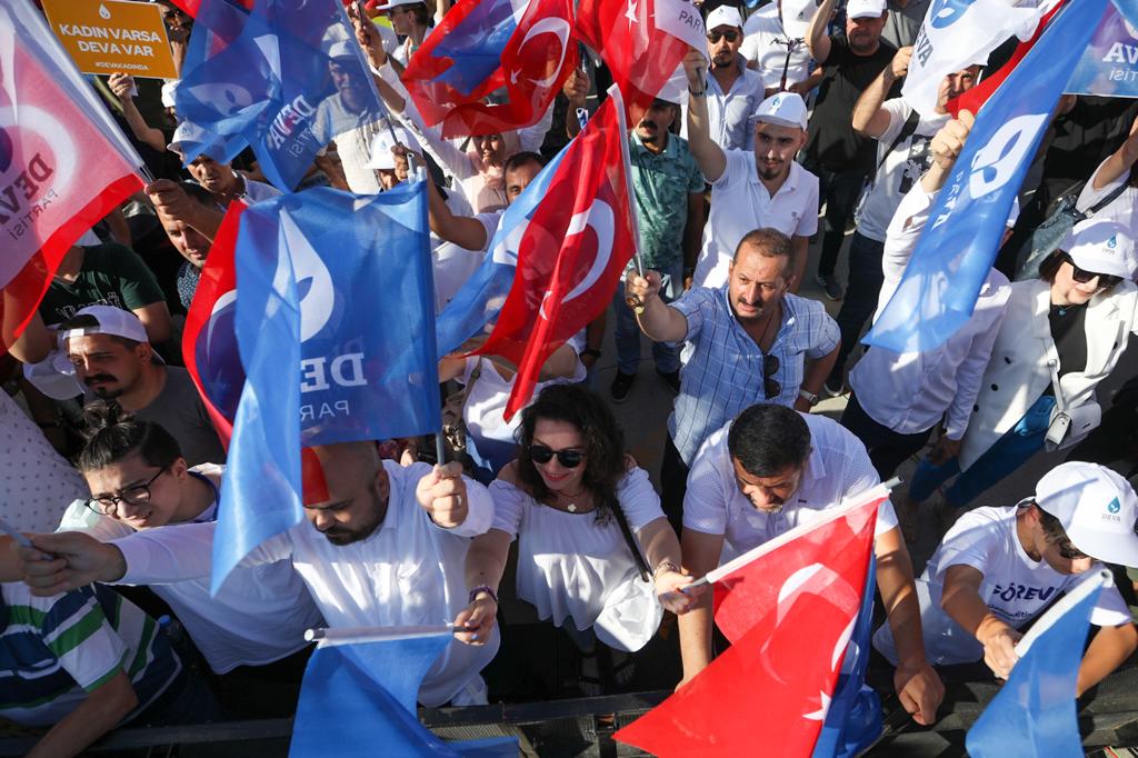 MustafaMuratSA6's tweet photo. Gebze Mitingimiz başladı. #devapartisi #alibabacan #hepimizindevası #TürkiyeninDevası #ÇözümDevada #umudumuzdeva #DevaEngellenemez #hodrimeydan #GebzeMitingi https://t.co/JECXOyBKB5