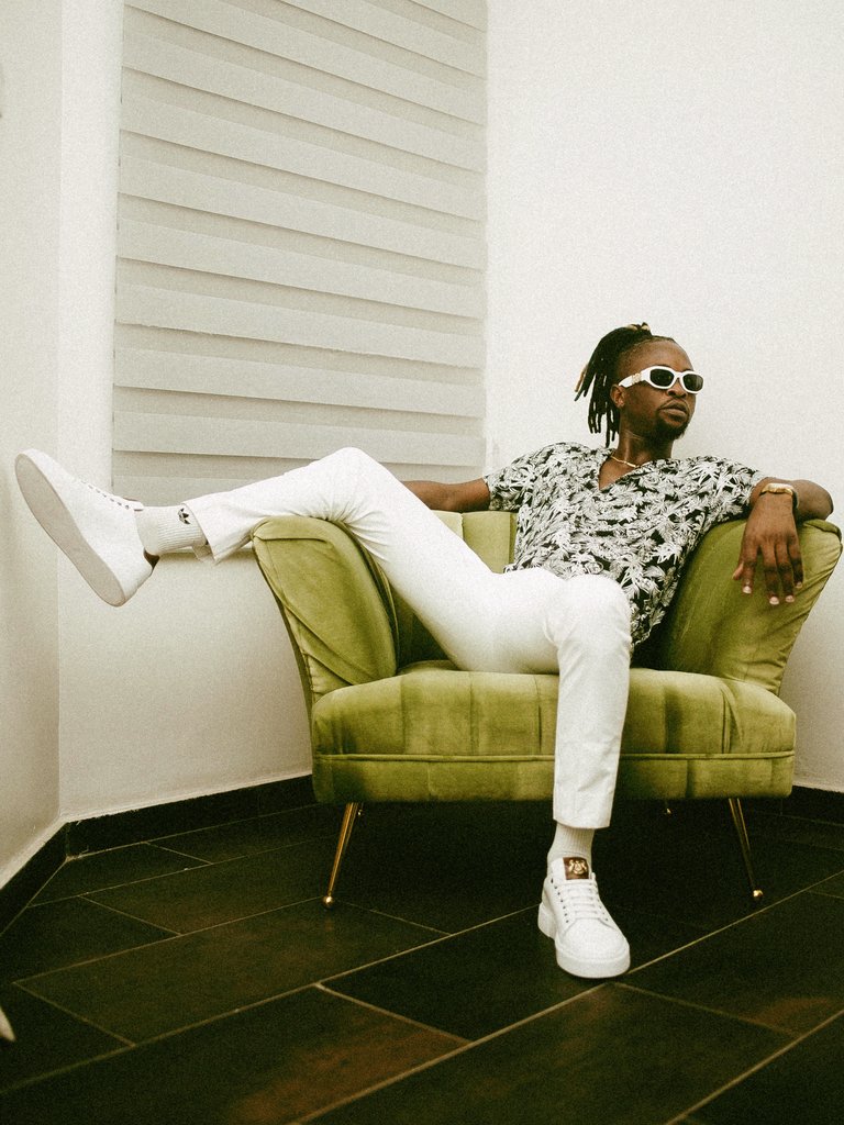 itsLaycon's tweet photo. "How I celebrate the things I won is work to win again"
Studio days with Joejoe 👑
📸 By @mediakid_ https://t.co/VP7mLuqhMM