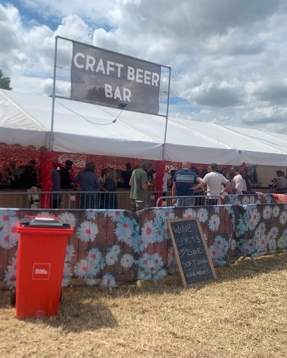 Little Hadham is 𝘁𝗵𝗲 𝗽𝗹𝗮𝗰𝗲 this weekend! #signofthetimesfestival 

Hadham Brewery is on sale courtesy of Bar Serve Co Ltd at the festival! Party all night long - and have a Hadham in Little Hadham! 🎸🎤🥁🎶