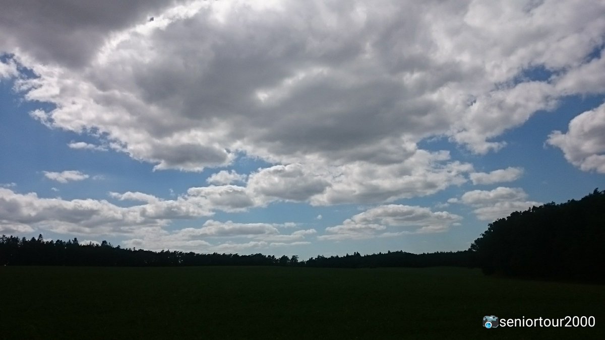 seniortour2000's tweet photo. Vodní plocha Lhůta, 16:11h..@mefotocz musím si postěžovat! Jedouc kolem využil jsem příležitost na bleskovou přepadovku a @V3rus_ka zdá se NETRÉNUJE!?!? Koukni dozadu, Michale, neplave snad zpátky?😀😀😀#Channel2022 #challenge🏊 https://t.co/54WWi7Of1s
