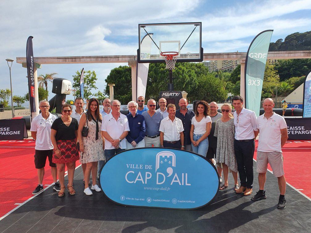 Réunion @ReseauAndes / @ffbasketball avec les élus locaux des Alpes Maritimes, en marge de l’Open + @3x3Ffbb du Cap d’Ail. 

Présentation du projet sportif fédéral @ffbasketball et du plan #infra2024, avant de montrer le savoir-faire @ffbasketball en matière d‘évènement 3x3 🏀🇫🇷