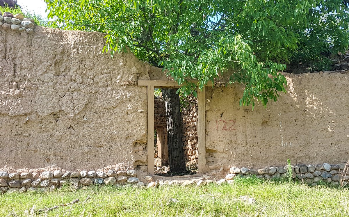 Azalafridi10's tweet photo. The current situation of Tirah IDPS which is most destroyed and lossable situation in whole past terrible , now should focus to government on current life facilities their to fill on urgent bases . #RehabilitateTirahIDPs
#COPY
 https://t.co/J1yDVjVpAR
