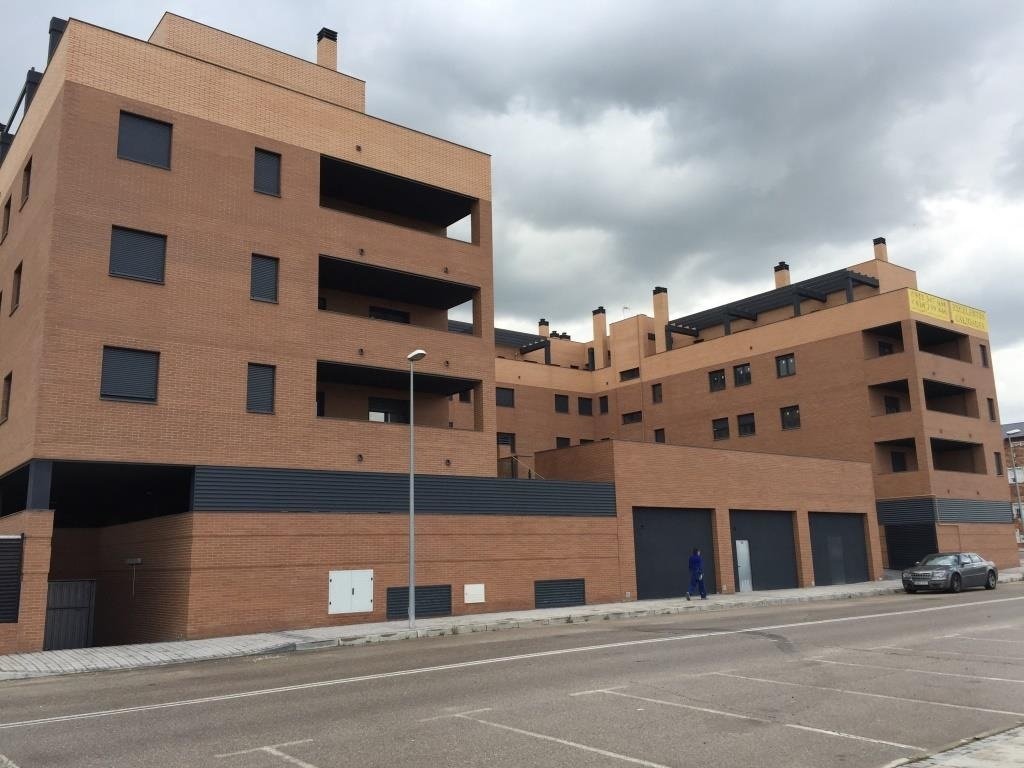 Alquiler de locales comerciales

En Valdemoro, calle Gregorio Prieto, esquina Francisco Bayeu✅

📌Muy bien situados, cerca de la nueva pista de hielo, colegios, ...

📌Posibilidad de alquilar los metros que necesites, dividiendo o uniendo locales, hasta 169 m2.

¿Te informamos?