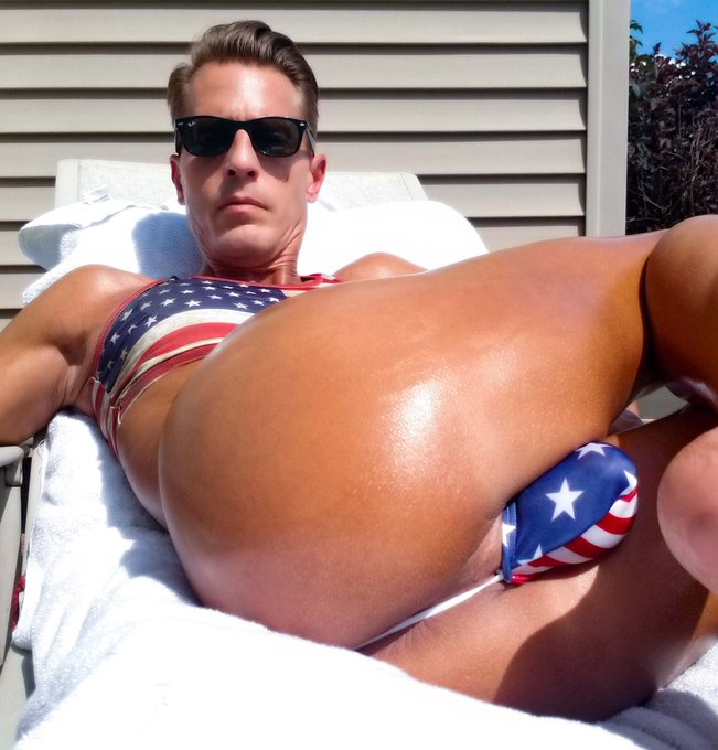 I’ve got the flag, now you provide the pole… My shaved ass is ready for your hard cock! https://t.co/j3epSznW92