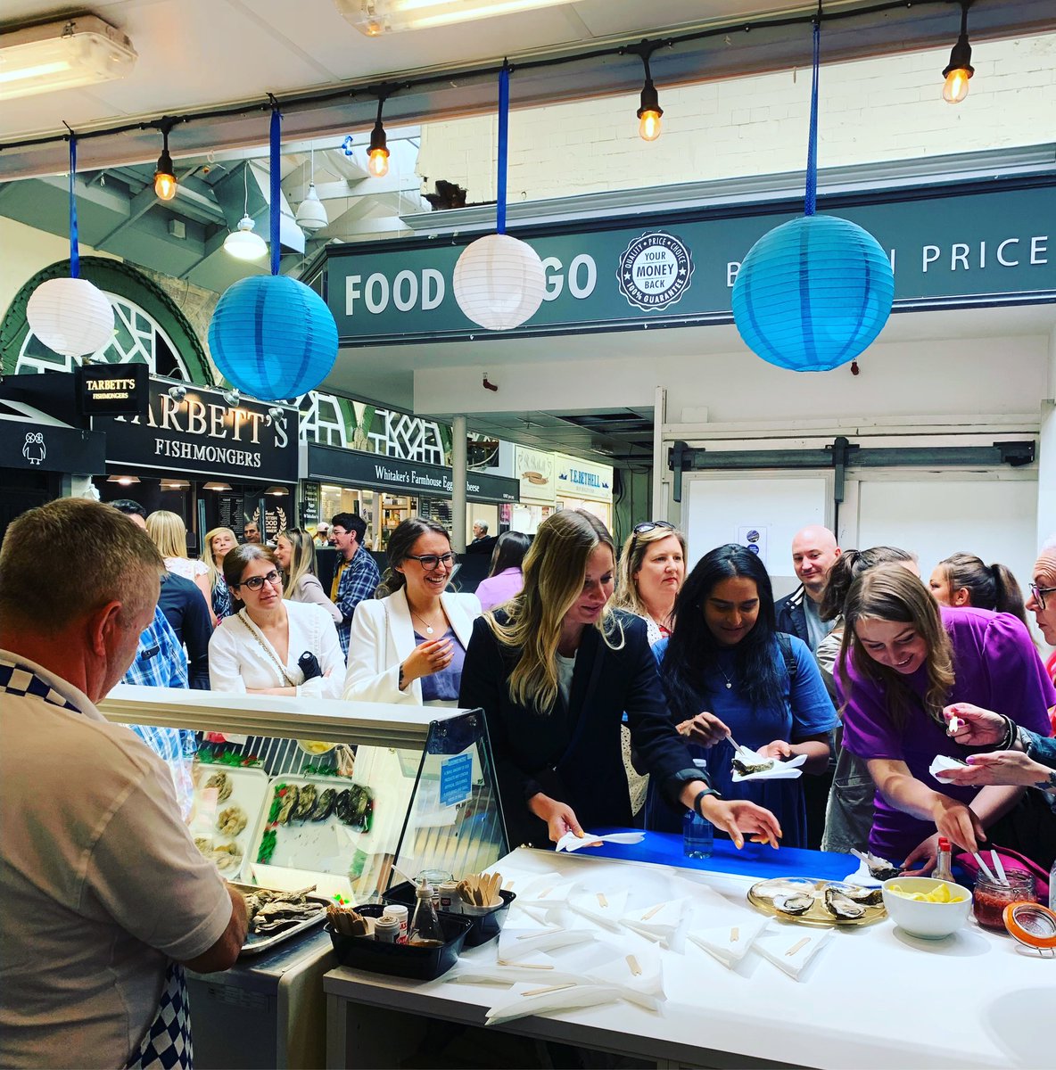A pleasure as always to see <a href="/LeedsFoodTours/">Leeds Food Tours</a> who stopped by for an oyster eating experience, with a group who were on a work away day! 🦪