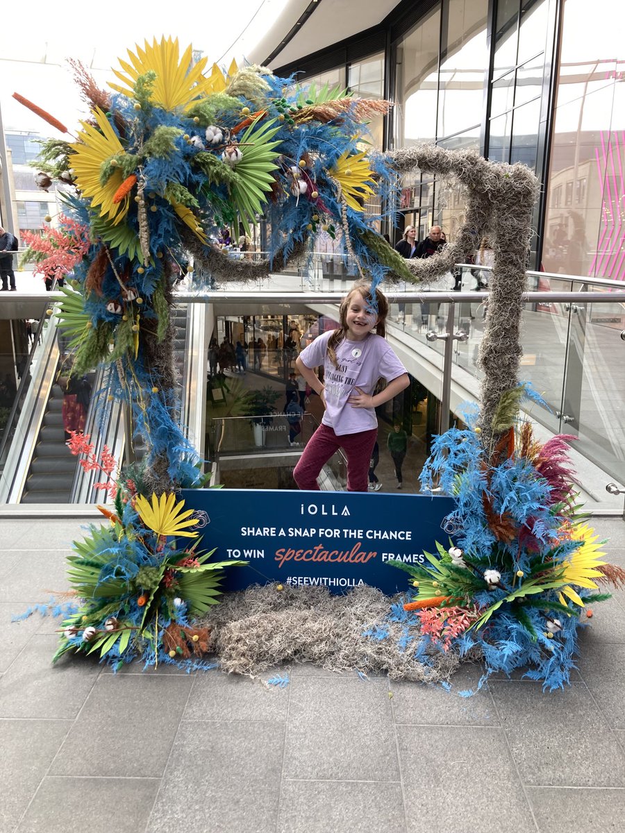 LordFuFoxy's tweet photo. Flowers in St James Centre are a work of art 👍🥴🤪🦊
#SEEWITHIOLLA https://t.co/d6iSjcmjjK