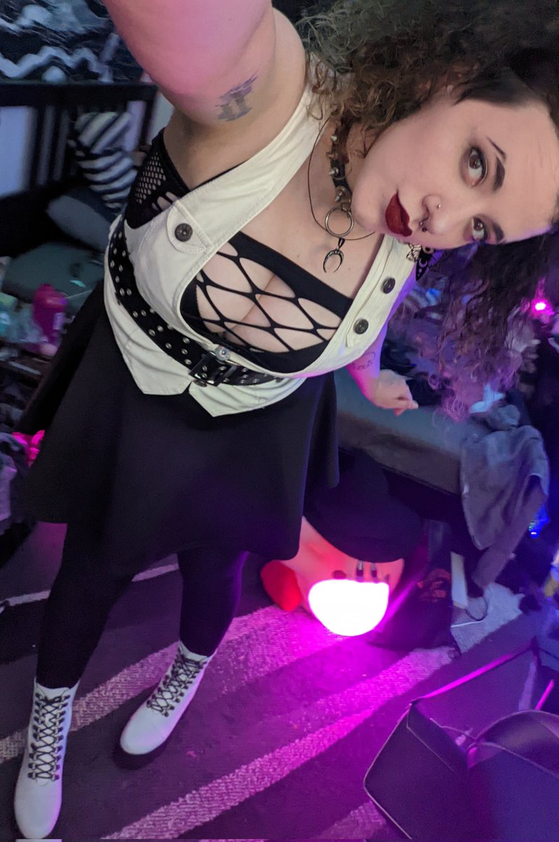 Kiwa 👽 tweet media