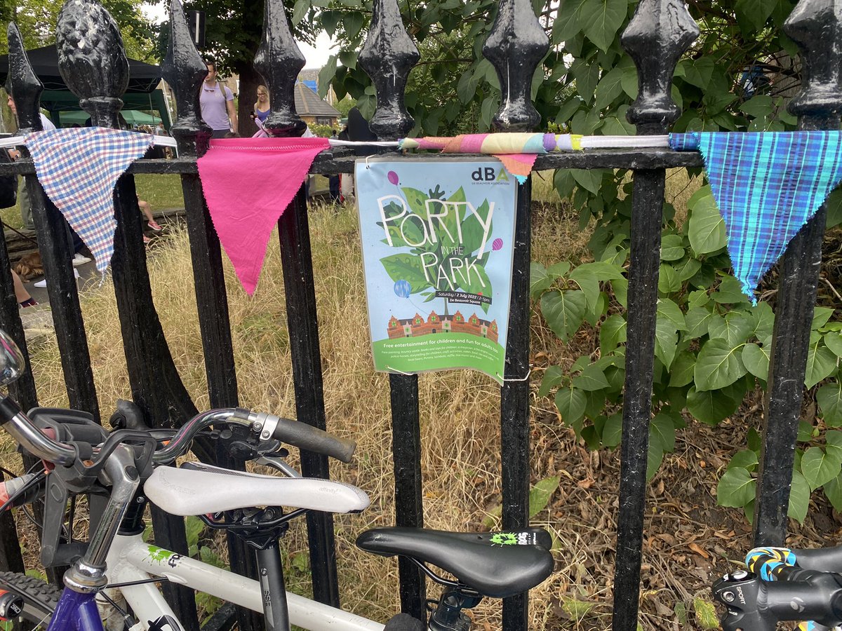 JoeWalkerUK's tweet photo. Fantastic crowd, amazing cake, courtesy of the WI, and great singing from the community choir this afternoon at the De Beauvoir #PartyinthePark. Brilliantly organised by the @DeBeauvoirAssn #Community #Neighbourhood #DeBeauvoir #HackneySpirit https://t.co/7wXHn9ZAf6