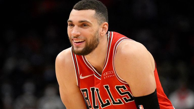 thechisports's tweet photo. Retweet if you’re happy Zach Lavine is staying with the Bulls. https://t.co/WexfTi3TVM