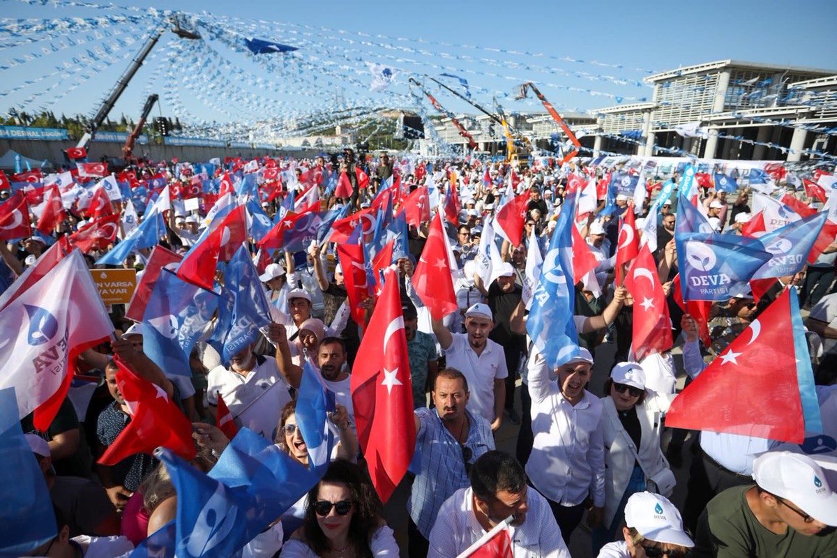 2. Mitingimizi Gebze’de yaptık. Gebze DEVA’yı Ali Babacan’ı bağrına bastı. Az sabır, çoğu gitti azı kaldı. Emeği geçen tüm teşkilat mensuplarımıza teşekkür ediyoruz.