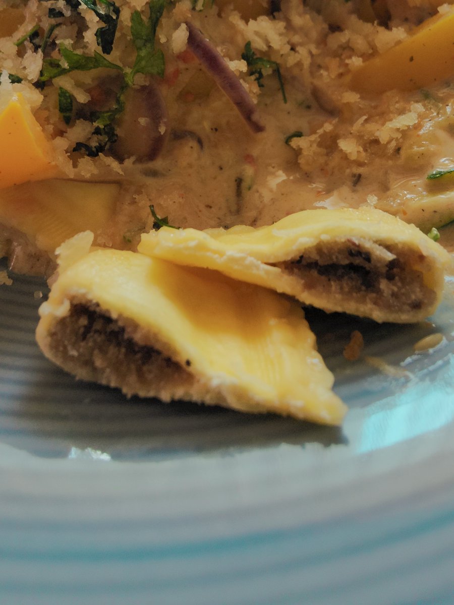 anja_micha's tweet photo. Heute gab es von @hellofreshdev und @trnd dann etwas mediterranes zu Mittag.
Wie es schmeckt ?
Schaut auf unseren Blog:
https://t.co/CH9CjfNK0V

#trnd_hellofresh #hellofresh #hellofreshde #einfachbesseressen #ravioli #mediterran #käse #kräuter #brösel #essen #lebensmittel https://t.co/l5Ukyrbsim