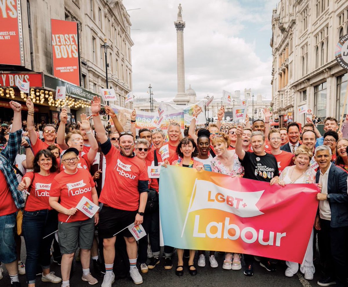 AngelaRayner's tweet photo. Thank you #PrideInLondon You’ve done yourselves proud.

An honour to stand with the UK’s LGBT+ community. Labour is on your side. ♥️ https://t.co/P1vAMyH67p