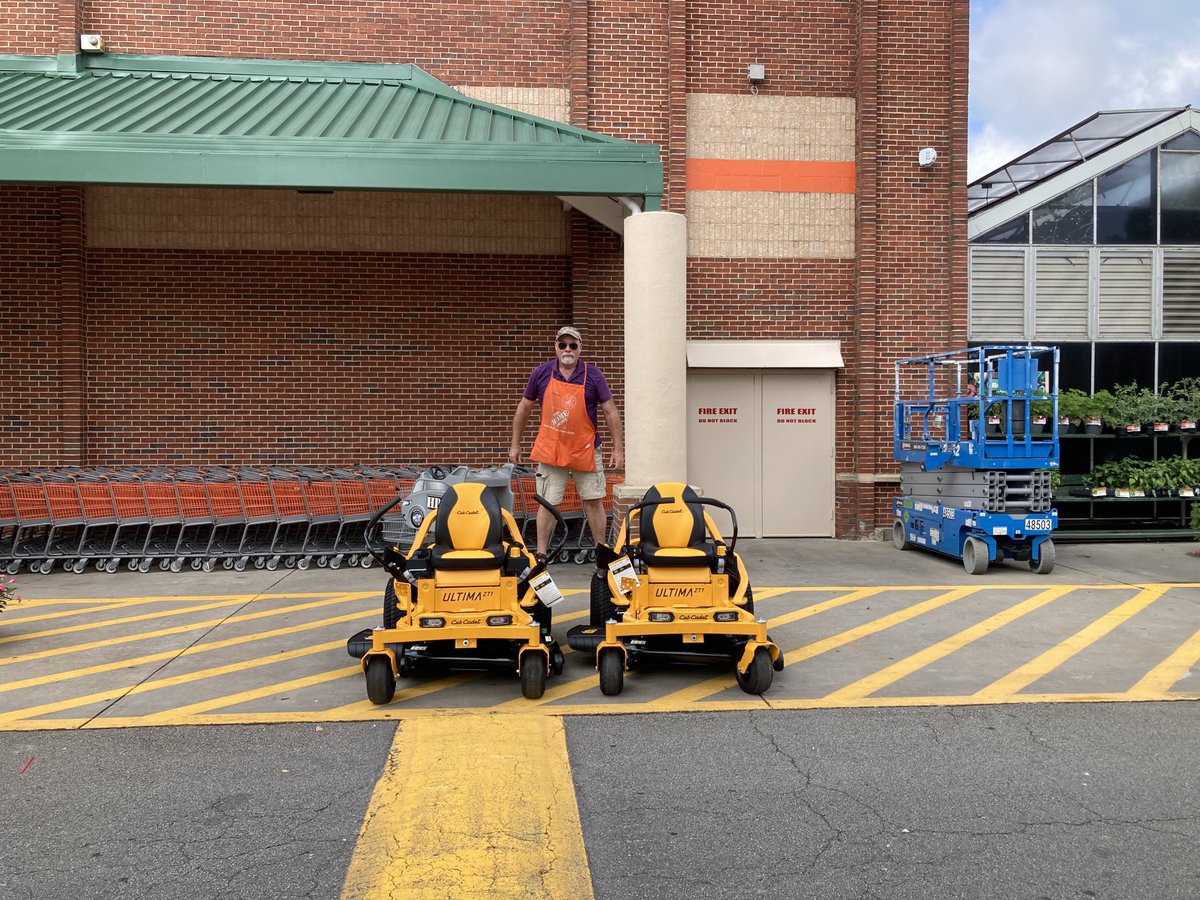 Store 0131 has some new toys for all the big boys! ⁦<a href="/RussellKMann/">Russell Mann</a>⁩ ⁦<a href="/KMTovey/">Keith Tovey</a>⁩ ⁦<a href="/jhiltonthd/">Janet Hilton</a>⁩