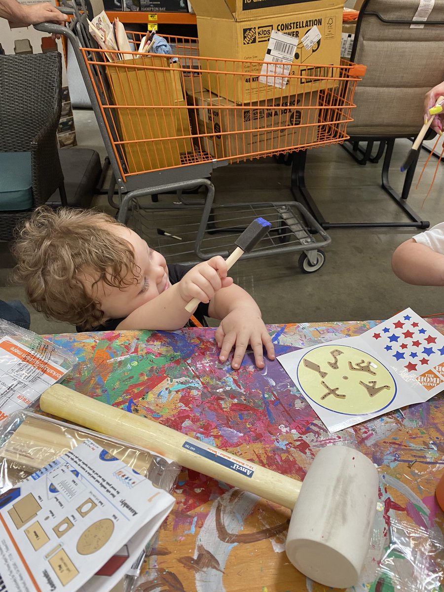 saradarling2012's tweet photo. Kids workshop was a hit this morning with kass!!! @HD_6501 https://t.co/NcCVROBEeo