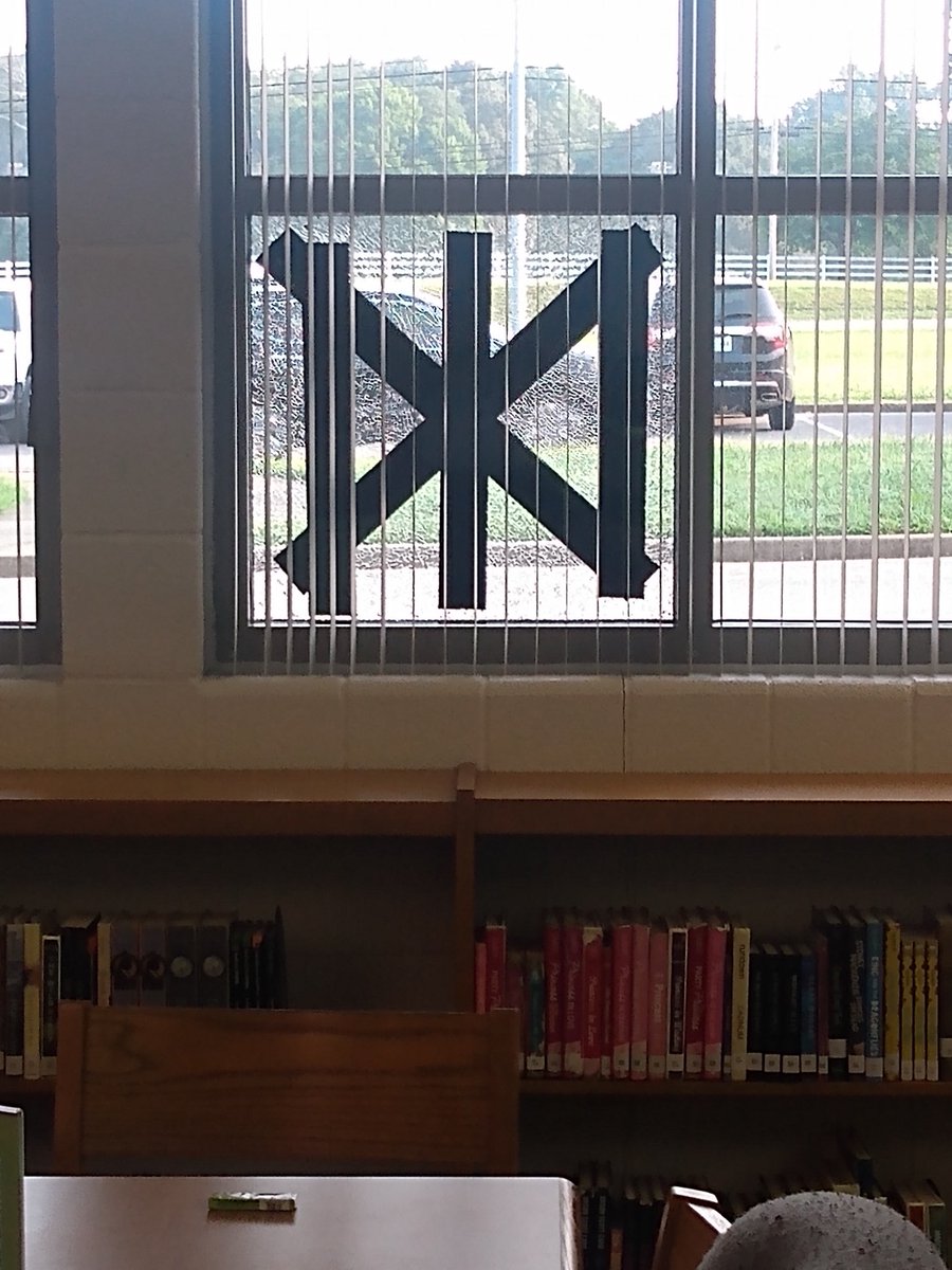 GPACE79's tweet image. TN elementary school library channeling ⁦⁦@thearmed⁩ for window repair