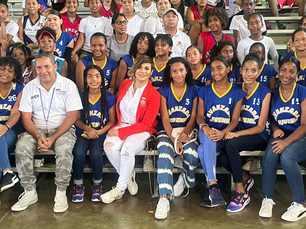 bayoflow's tweet photo. La mía @keylaReynaM siempre apoyando al deporte y a la niñez, felicidades para todas las jóvenes que participarán en este torneo 
 #LIBASADO #U25
#KeylaReyna🇩🇴 #TeamKeylaReyna https://t.co/MXiknQLlHA