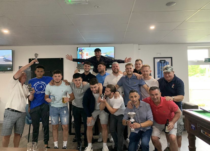 ArleseyTown's tweet image. 2 trophies, 16 hunks, that’s the tweet