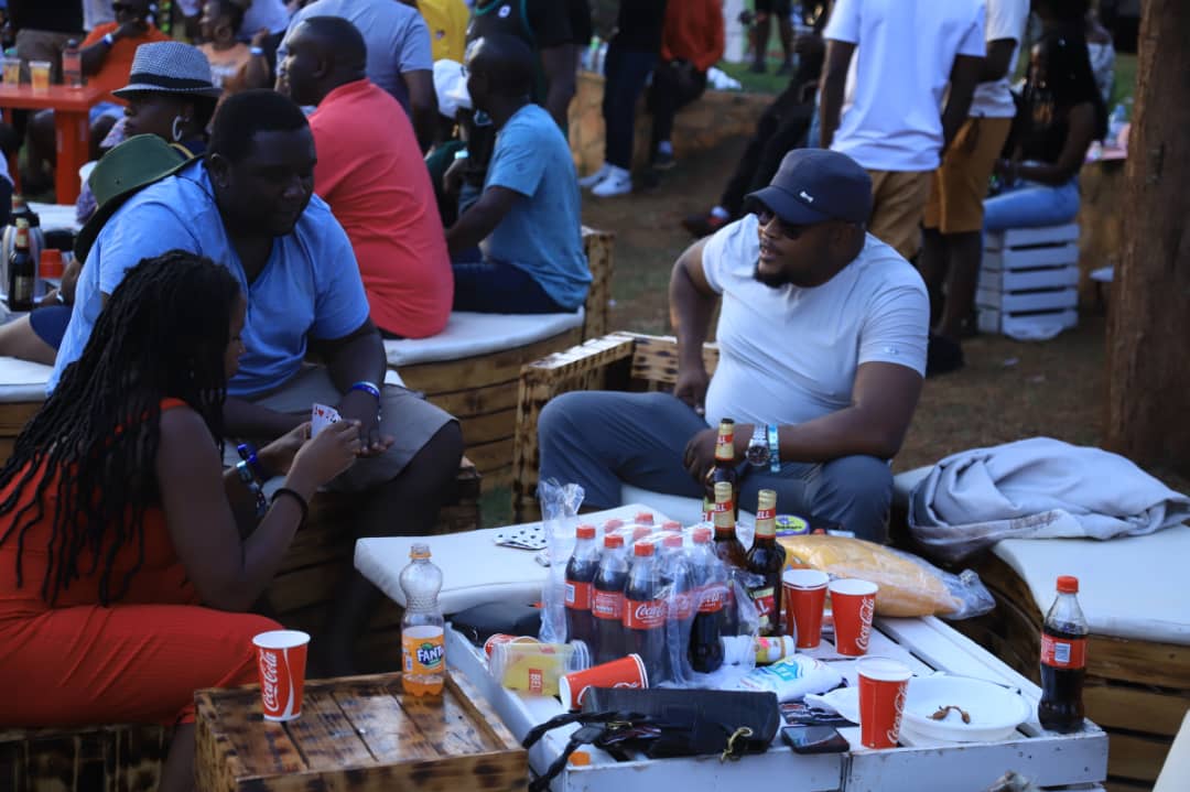 CocaColaBevUg's tweet image. Friends, fun and refreshment. These are the ingredients to an epic weekend.

@RoastAndRhyme
#RoastAndRhyme #MpolaEnjoyments #NyamOnTheNile #RealMagic