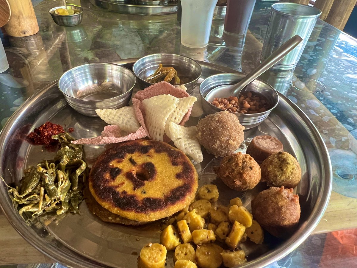 Weekend fun at Kevadia. @souindia 
This is my second visit and I enjoyed commuting in She auto. 
Had this delicious tribal thali at #EktaNursery  #Kevadia #StatueOfUnity