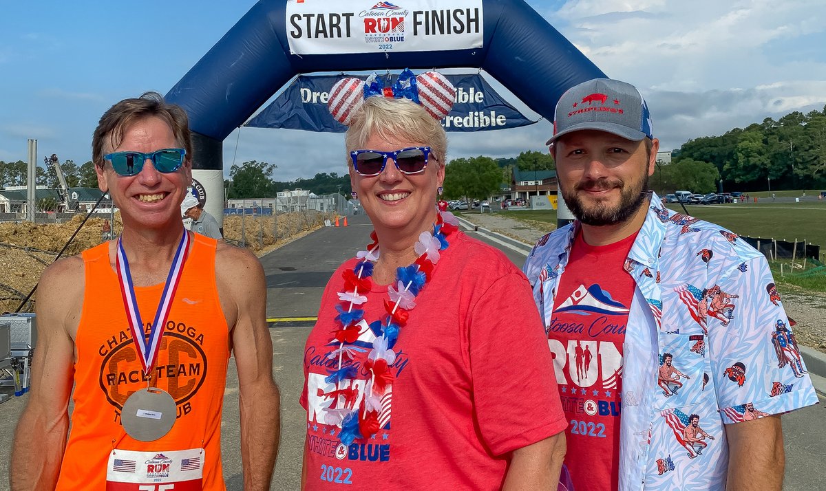 catoosaconnects's tweet photo. What a great way to kick off the July 4th Weekend with The Catoosa County Chamber Run, White, & Blue 5k and Fun Run! See the full photo album at https://t.co/YaTflqBN9i.
.
See all results here: https://t.co/v4g4OfZWGh
.
#catoosaconnects #runwhiteblue #5k #july4fun #runlocal https://t.co/fPJlYsFua5