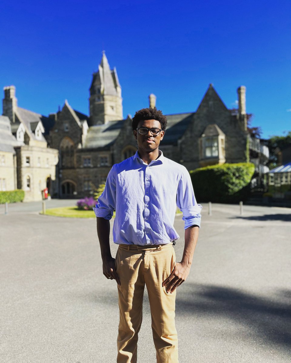 Brilliant to receive a surprise visit from Tsola (OB 19) today fresh from Eastbourne College’s sports fields where he was crowned Victor Ludorum. We wish him all the best playing basketball at @oakhillacademy Virginia next year.
