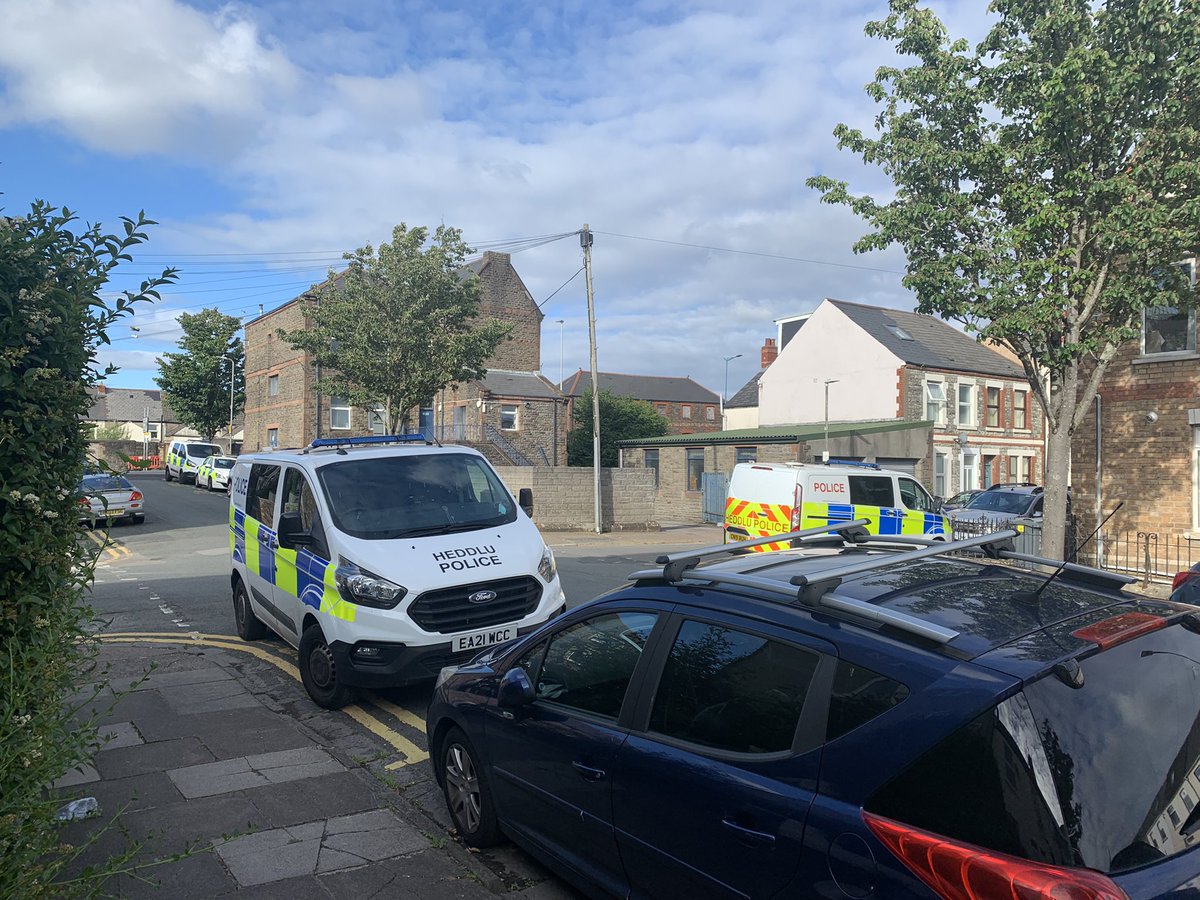 hazzmd's tweet photo. This is happening way to often. And this time there’s plenty of space along the street. Please get your officers to park properly, it’s getting ridiculous @swpolice @InspGHughes https://t.co/ib2sEmm1Re