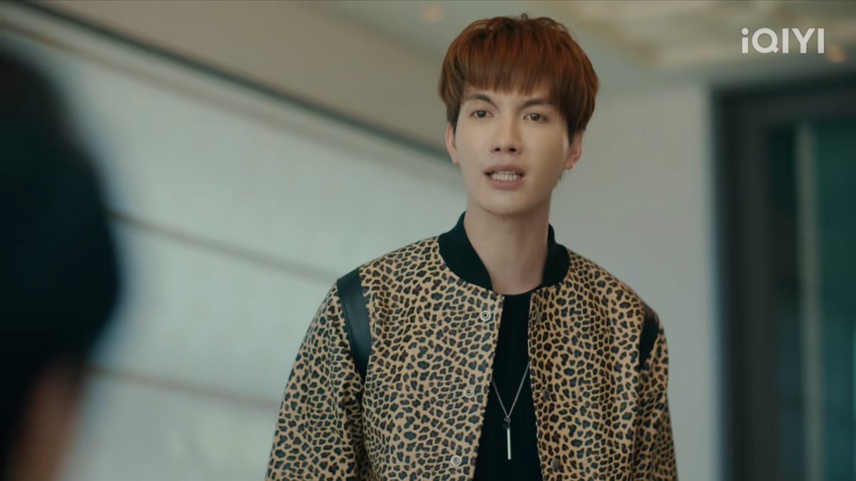 สังเกตมาสองครั้งละ ทุกครั้งที่ตัวละครแทนคุณโมโหอ่ะ พี่ต๋องใส่เต็มตลอด ใส่อารมจนแบบเสียงผิดคีย์ เสียงเหินแบบโมโหของจริง เล่นโคตรเก่ง ละพี่ต๋องใส่เต็มทุกฉากที่เราแบบใครจะกล้าเล่นวะ55555555 ละคือคนนอกมองว่าพี่ต๋องใช้เสียงแทนคุณกับพี่ต๋องตัวจริงคนละโทนเลย #KinnPorscheEP13