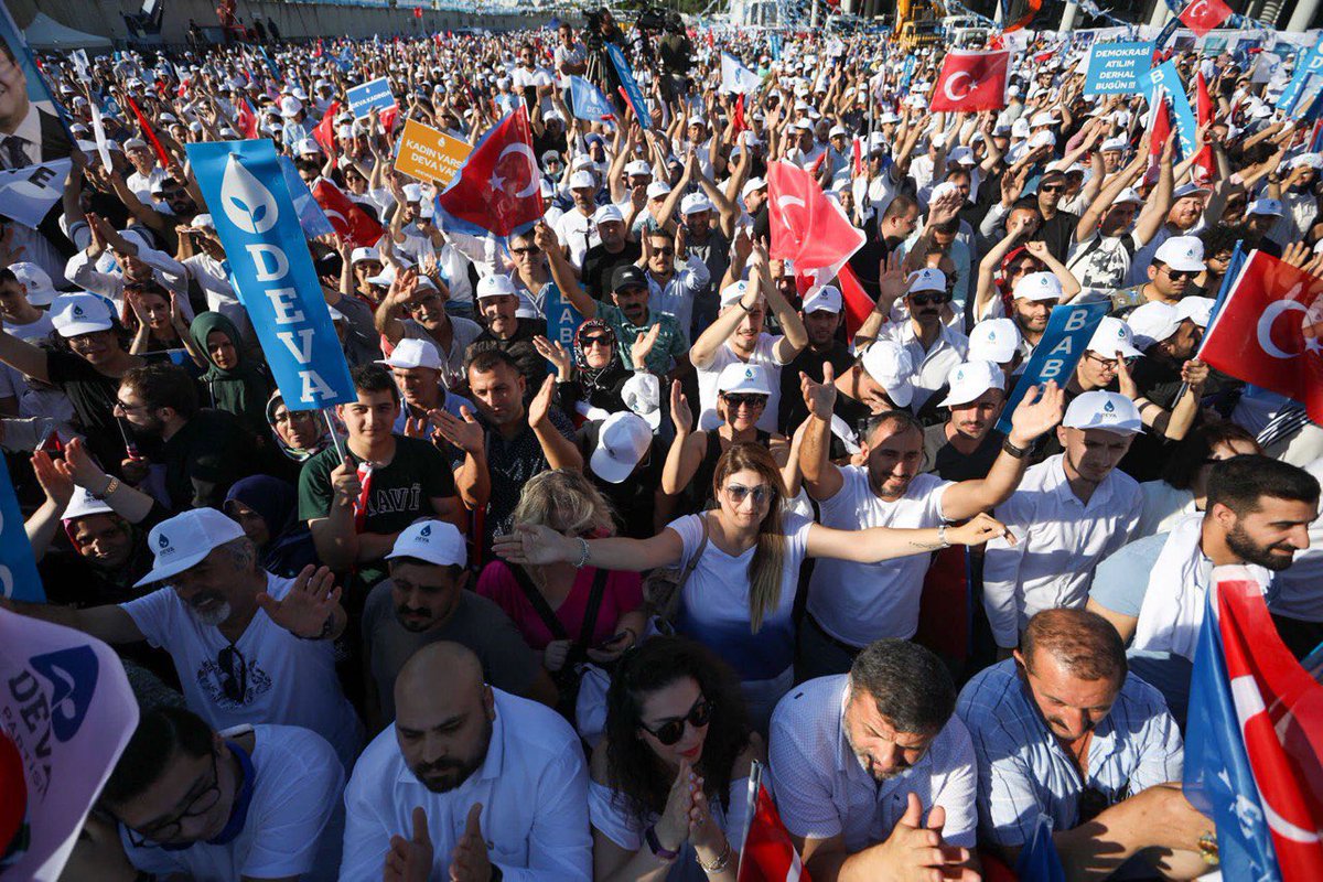 burhanaksoy's tweet photo. Anketlerle gizlemeye çalışsalar bile gerçeğin ortaya çıkma gibi bir huyu vardır🧿🧿🧿 https://t.co/ugU6qX1qMR
