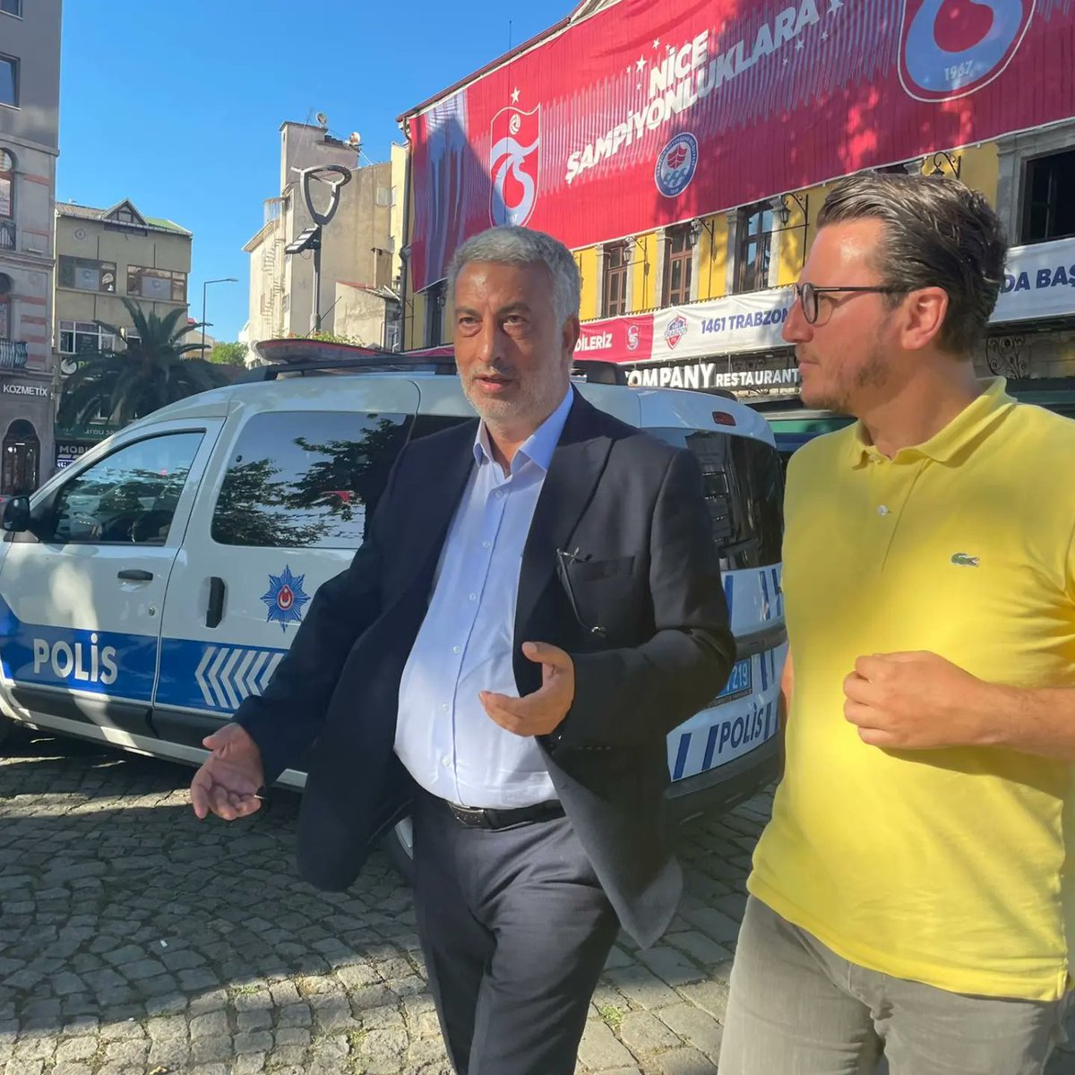 vehbikoctr's tweet photo. Trabzon’un önemli basın kuruluşlarından 61saat İnternet Haber Sitesi İmtiyaz sahibi Erhan Esaspehlivan’ı ziyaretimizde hem yerel hem de ulusal gündem üzerine sohbet gerçekleştirdik. 
Sn. Esaspehlivan’a misafirperverliğinden dolayı teşekkür eder, çalışmalarında başarılar dilerim. https://t.co/Ao01U9yUY4