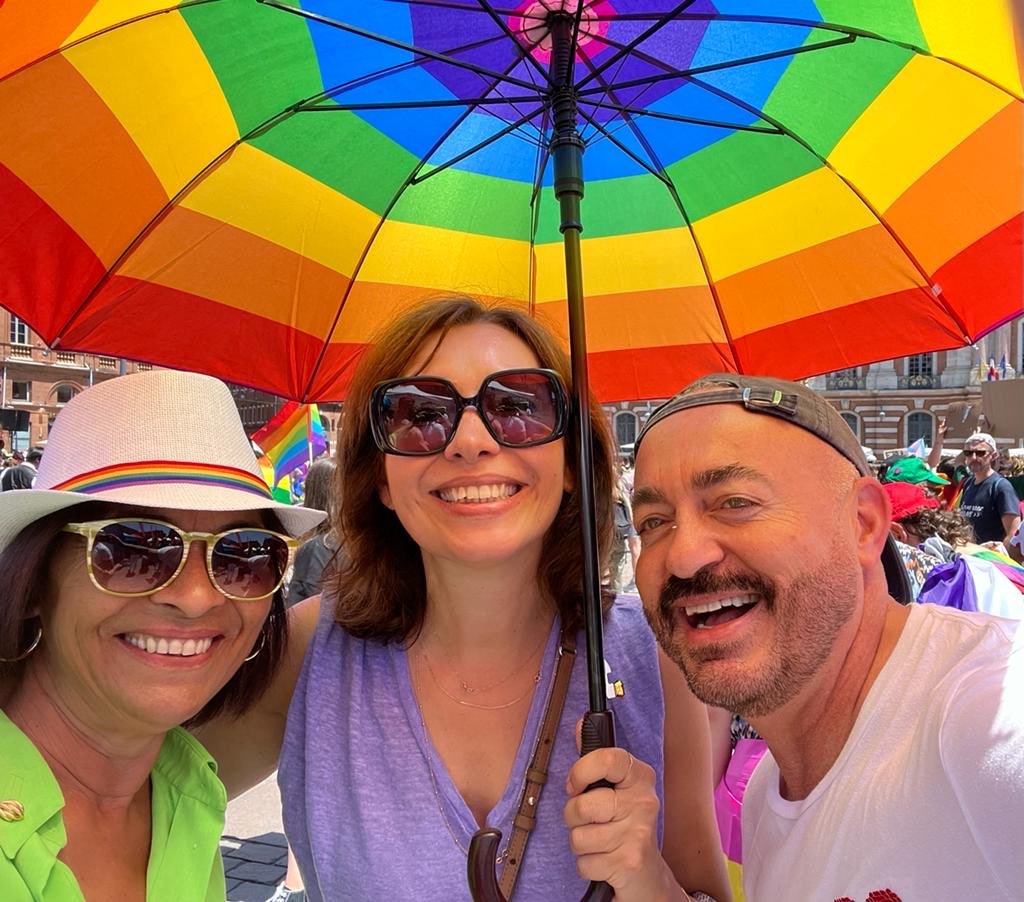 NathalieMader's tweet photo. Marcher pour la liberté, pour l’égalité des droits et contre les discriminations  , en musique, en couleurs avec des milliers de toulousains . Bravo à  ⁦@PrideToulouse⁩ https://t.co/08mUN23jqC