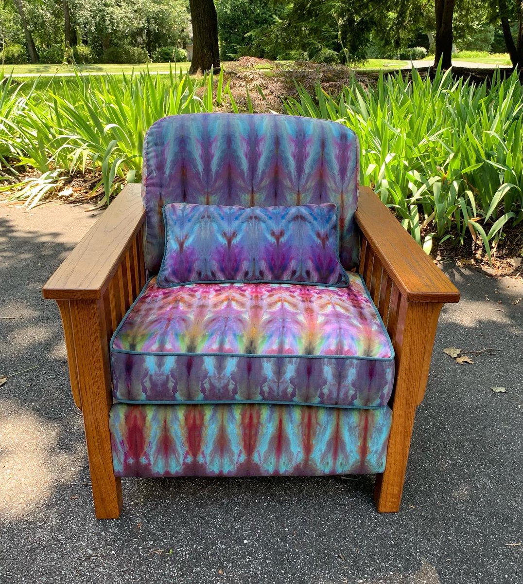 MonicaCortright's tweet image. Lively Up Yourself. 
I Design Chairs. 
Sit 😮‍💨
#bestclient #customdesigns