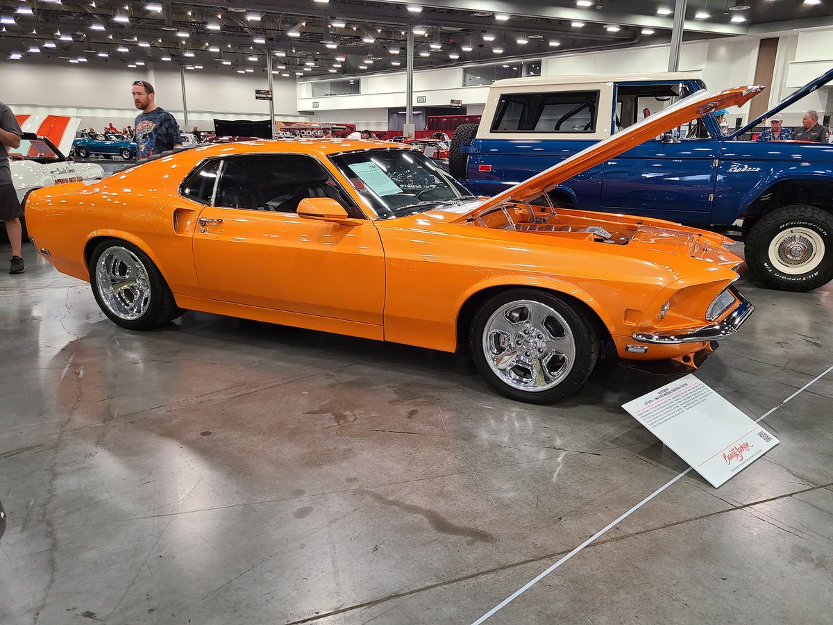 MustangPros's tweet photo. @Barrett_Jackson Las Vegas Lot 761 goes on Saturday.  Beautiful 1969 #FordMustang coyote powered custom https://t.co/i2e5IvuWPo