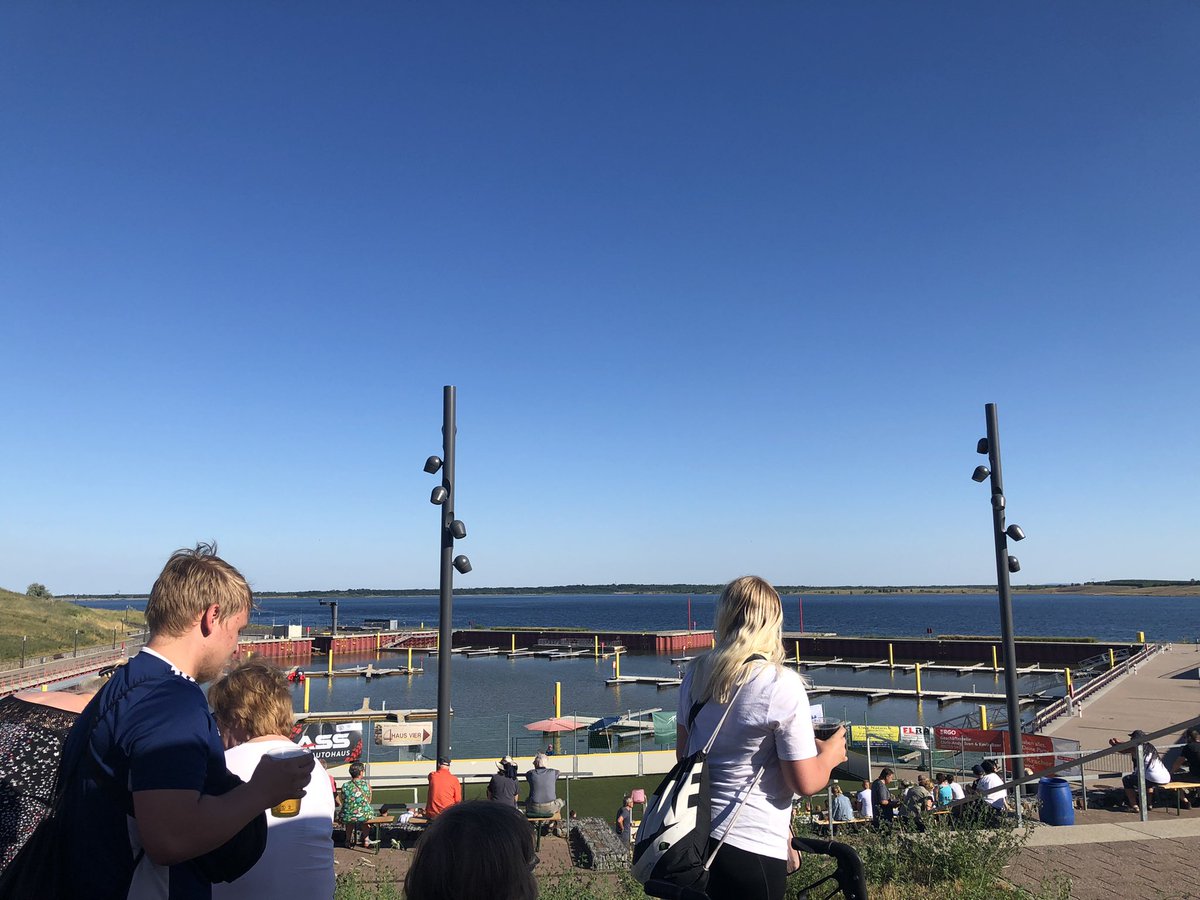 Ich bin unterwegs und genieße meinen Abend &amp; dabei fick ich dir trotzdem noch deine Kohle ab, also rein ins Postfach und nieder knien du Erbärmliche #Suchtfotze 🦶🏻

#findom #finsub #findomgodess #Humanatm #loserbetadog #zahldepp #findomdrain #Zahlmarionette