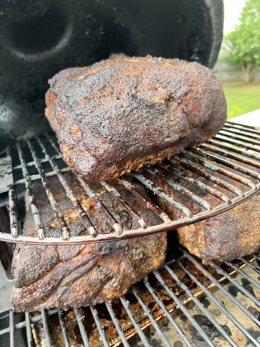 HaroldStockburg's tweet photo. Just wrapped the pork butts. Now to get them done in time! #stockburgerbbq #stockburgered #porkbutts #IndependenceDayweekend https://t.co/YyIXrUTmGu