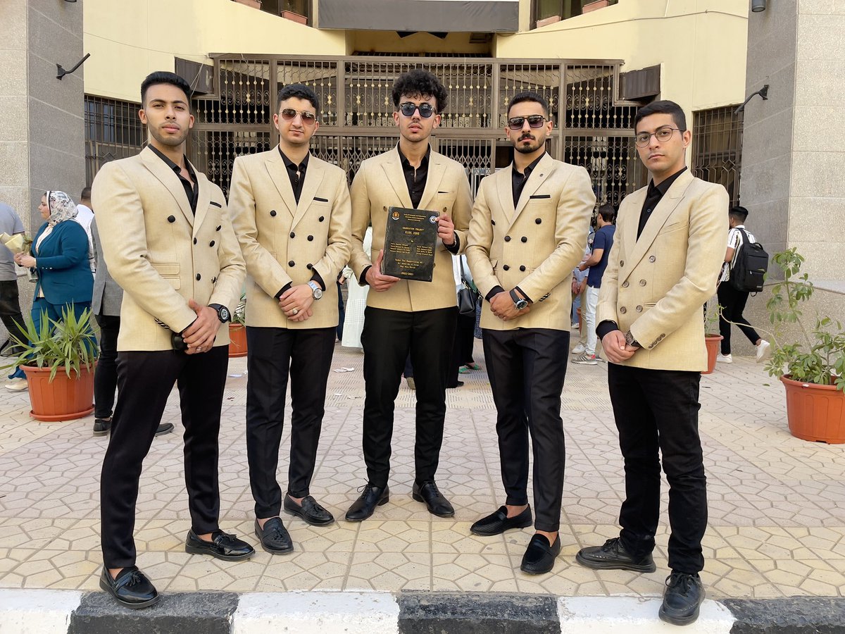 M7meed_zakariia's tweet photo. Here we are now done.🎓👀 https://t.co/FDZzKMLmQB