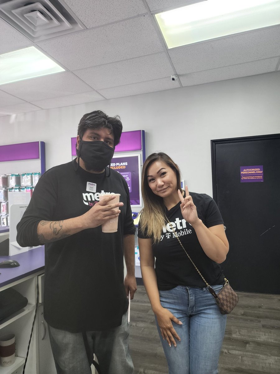 Congratulations Angel, From Wireless Company on getting a Fast Start on HSI! Well Deserve and looking forward to many more wins!!! <a href="/JamesLeeWW/">James Lee</a> @pete_villalba <a href="/CoachBookt3/">Booker Perry III</a> <a href="/cemelton23/">Carmen Melton</a> <a href="/_nmontalban/">Nicole Montalban</a> <a href="/Ariel_Aragon1/">Ariel Aragon</a> @miguel_tmobile