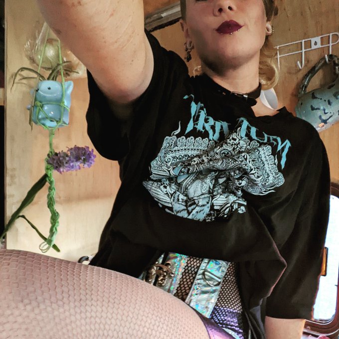Am I not just the sweetest sight to savor? Wait till you get a taste ?
#brattysub #ropebunny #lingerie