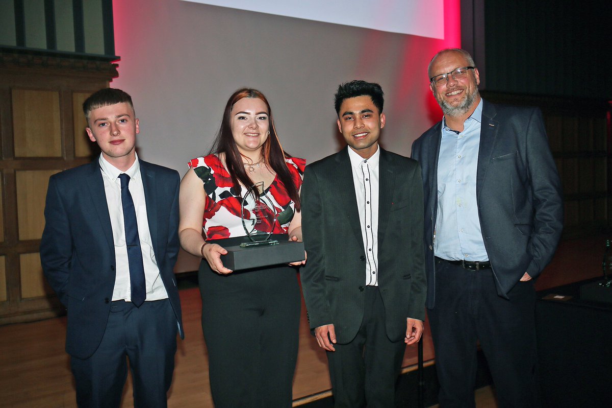 UK Young Restaurant tweet media