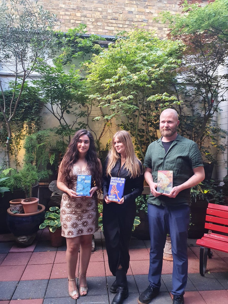 ticecin's tweet photo. "I don't know if you can write for someone, but you can write towards them"
Graceful, touching &amp; beautiful acceptance speech from @MaddieMortimer upon her win of the #DEP22. Grateful to have shared a shortlist with her &amp; @flukecassidy🌸
Love to the judges and @WritersCentre too💙 https://t.co/91zfXPaj4n